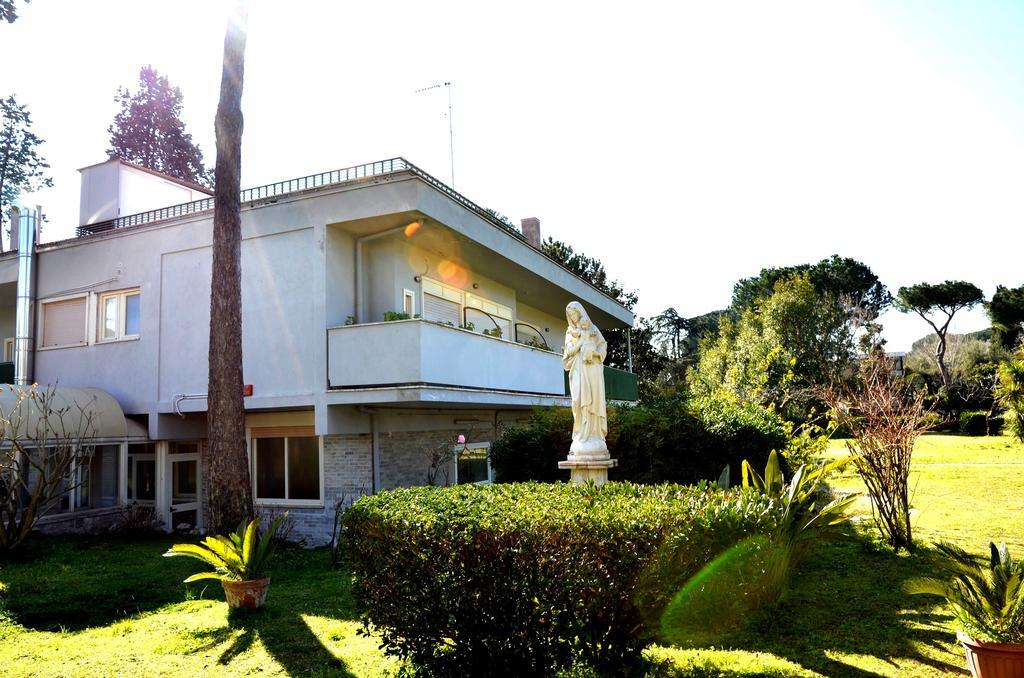 Casa Per Ferie Cardinal G. Guarino Bed & Breakfast Roma Exterior foto