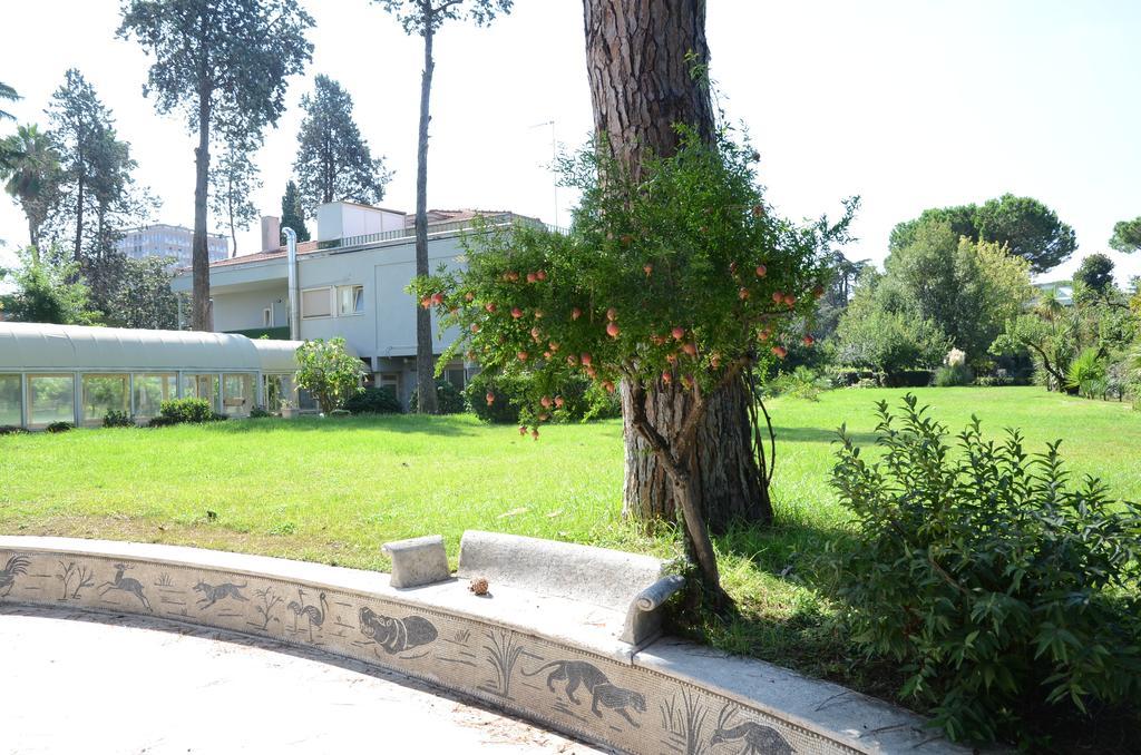 Casa Per Ferie Cardinal G. Guarino Bed & Breakfast Roma Exterior foto