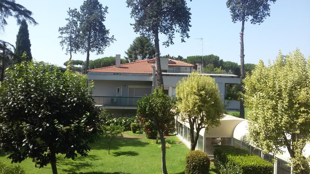 Casa Per Ferie Cardinal G. Guarino Bed & Breakfast Roma Exterior foto
