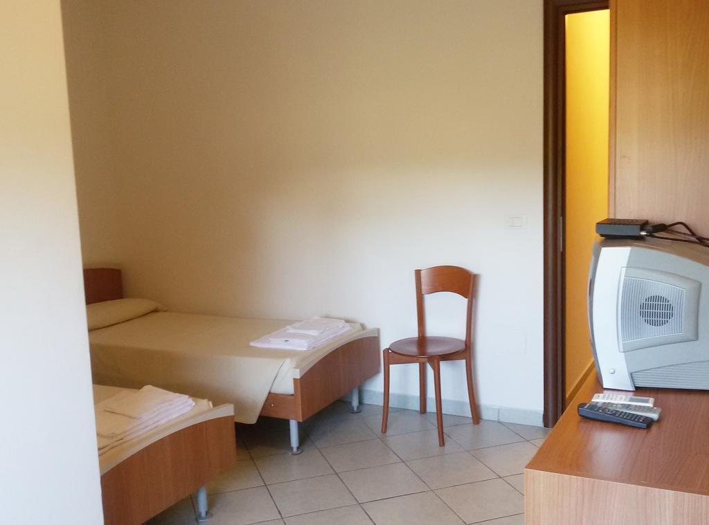 Casa Per Ferie Cardinal G. Guarino Bed & Breakfast Roma Exterior foto
